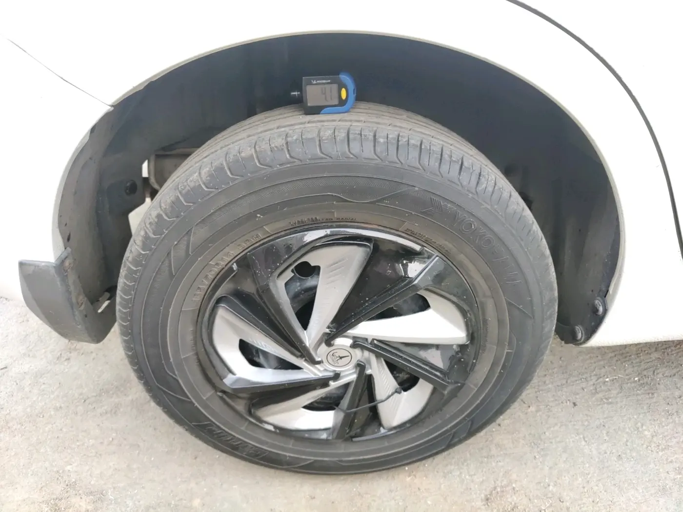 2015 Maruti Swift Dzire VDI, Diesel, Manual, 73,211 km, tyre