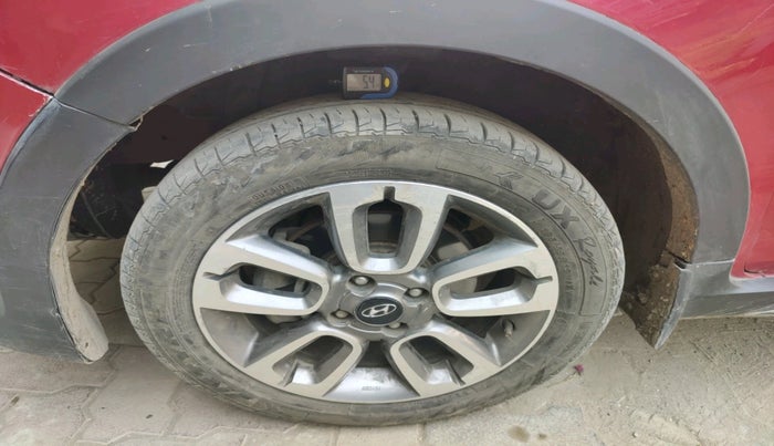 2015 Hyundai i20 Active 1.4 SX, Diesel, Manual, 1,17,477 km, tyre