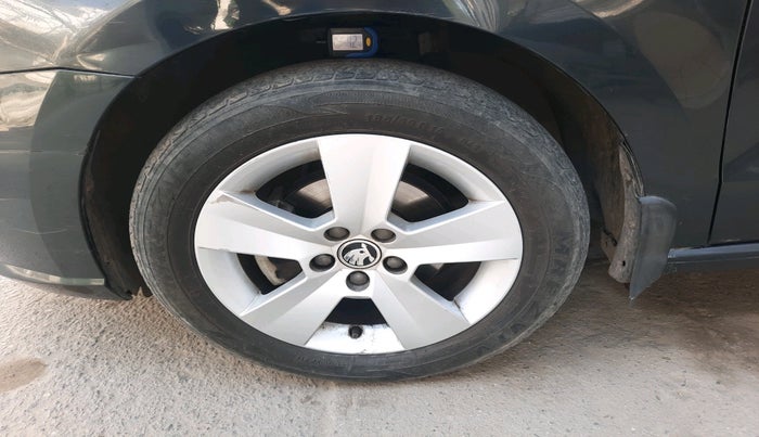 2021 Skoda Rapid AMBITION AT TSI, Petrol, Automatic, 48,286 km, tyre