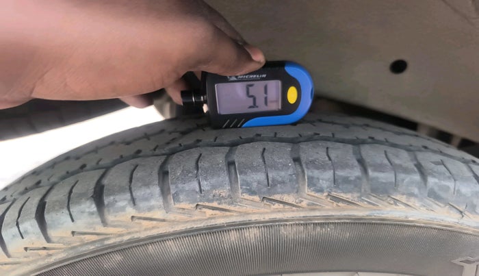 2023 Maruti Eeco 7 STR STD 1.2, Petrol, Manual, 24,000 km, tyre