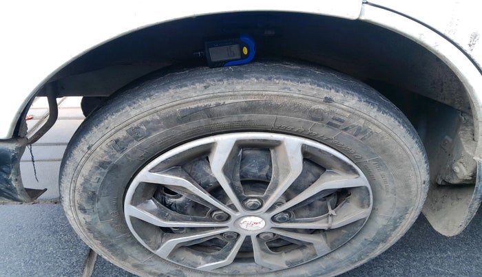 2022 Maruti Eeco 5 STR AC CNG (O), CNG, Manual, 55,435 km, tyre