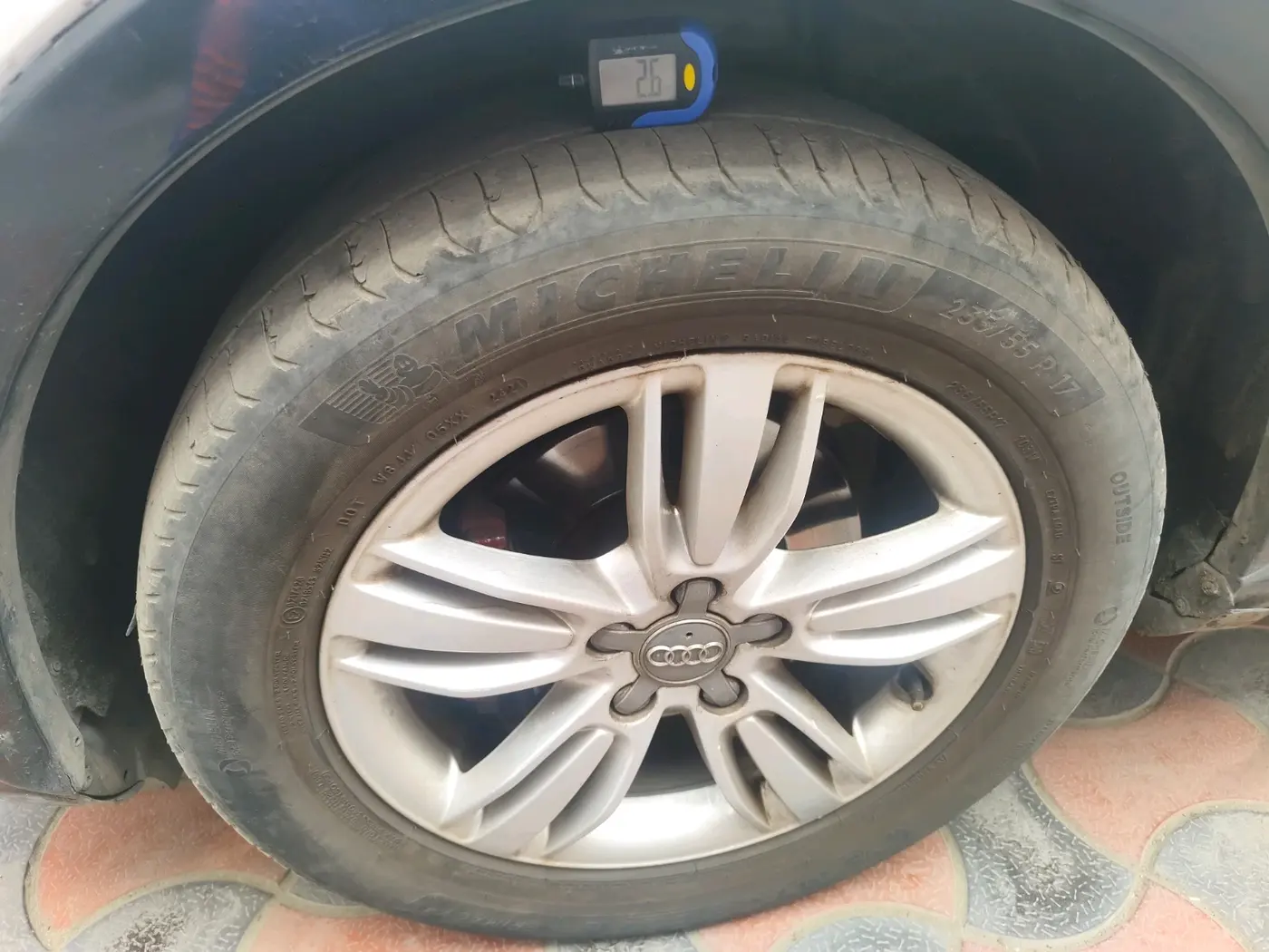 2015 Audi Q3 2.0 QUATTRO TDI AT, Diesel, Automatic, 1,30,336 km, tyre