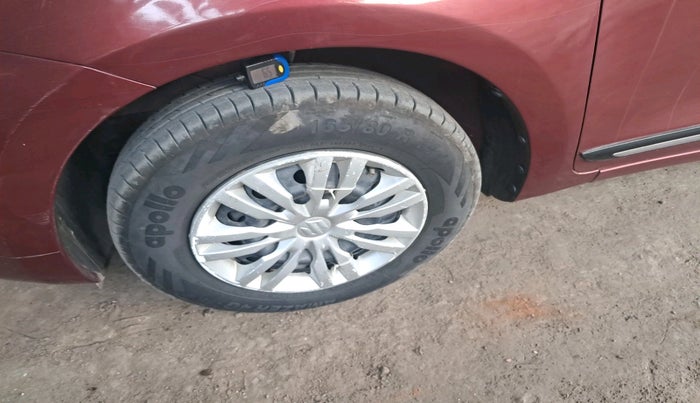 2017 Maruti Dzire VDI, Diesel, Manual, 85,024 km, tyre