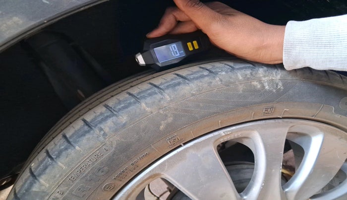 2017 Maruti Baleno ALPHA PETROL 1.2, Petrol, Manual, 52,877 km, tyre