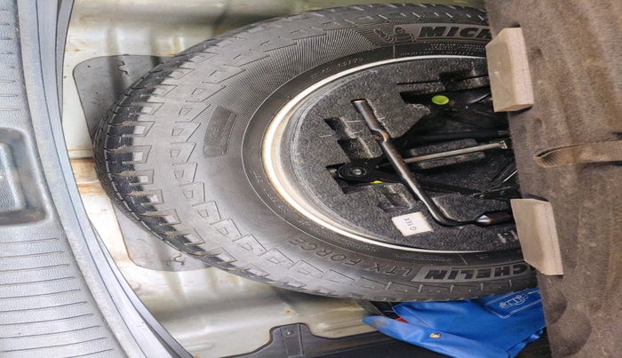 2016 Hyundai Creta SX PLUS 1.6 DIESEL, Diesel, Manual, 1,82,909 km, tyre