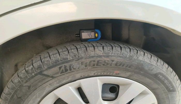 2013 Maruti Swift Dzire VXI, Petrol, Manual, 1,40,424 km, tyre