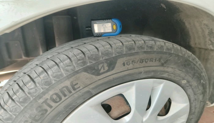 2013 Maruti Swift Dzire VXI, Petrol, Manual, 1,40,424 km, tyre