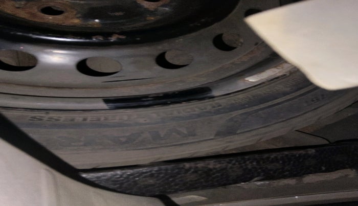 2018 Maruti Wagon R 1.0 VXI ABS, Petrol, Manual, 83,300 km, tyre