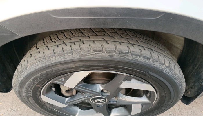 2020 Hyundai VENUE SX 1.5 CRDI, Diesel, Manual, 97,015 km, tyre