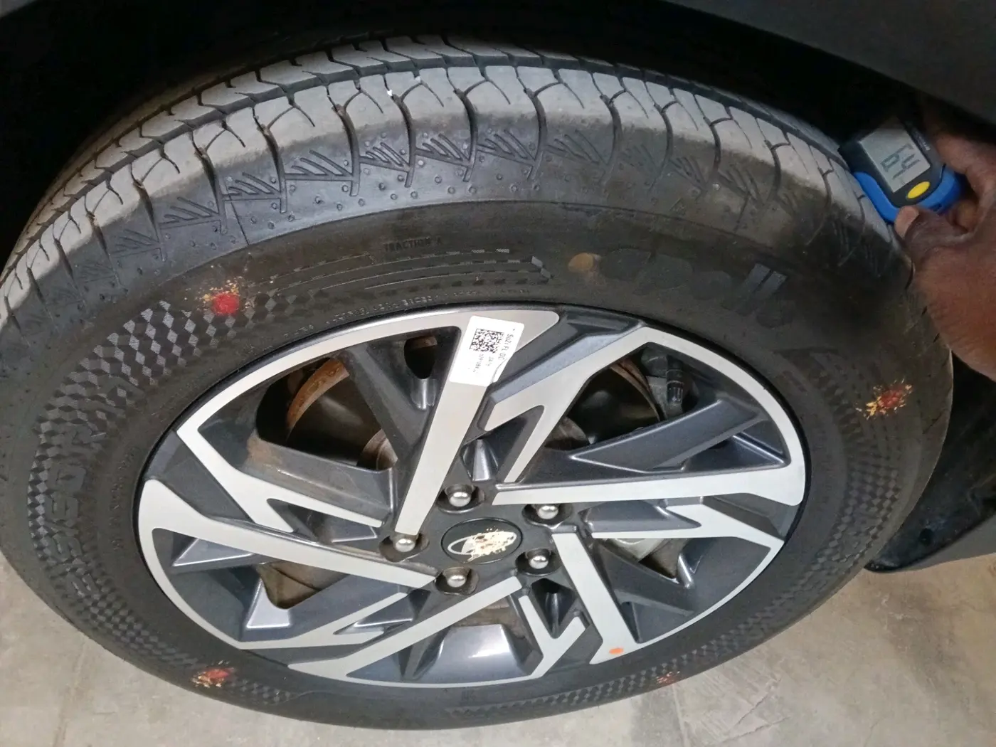 2025 Hyundai Creta EX (O) 1.5 Petrol, Petrol, Manual, 1,952 km, tyre