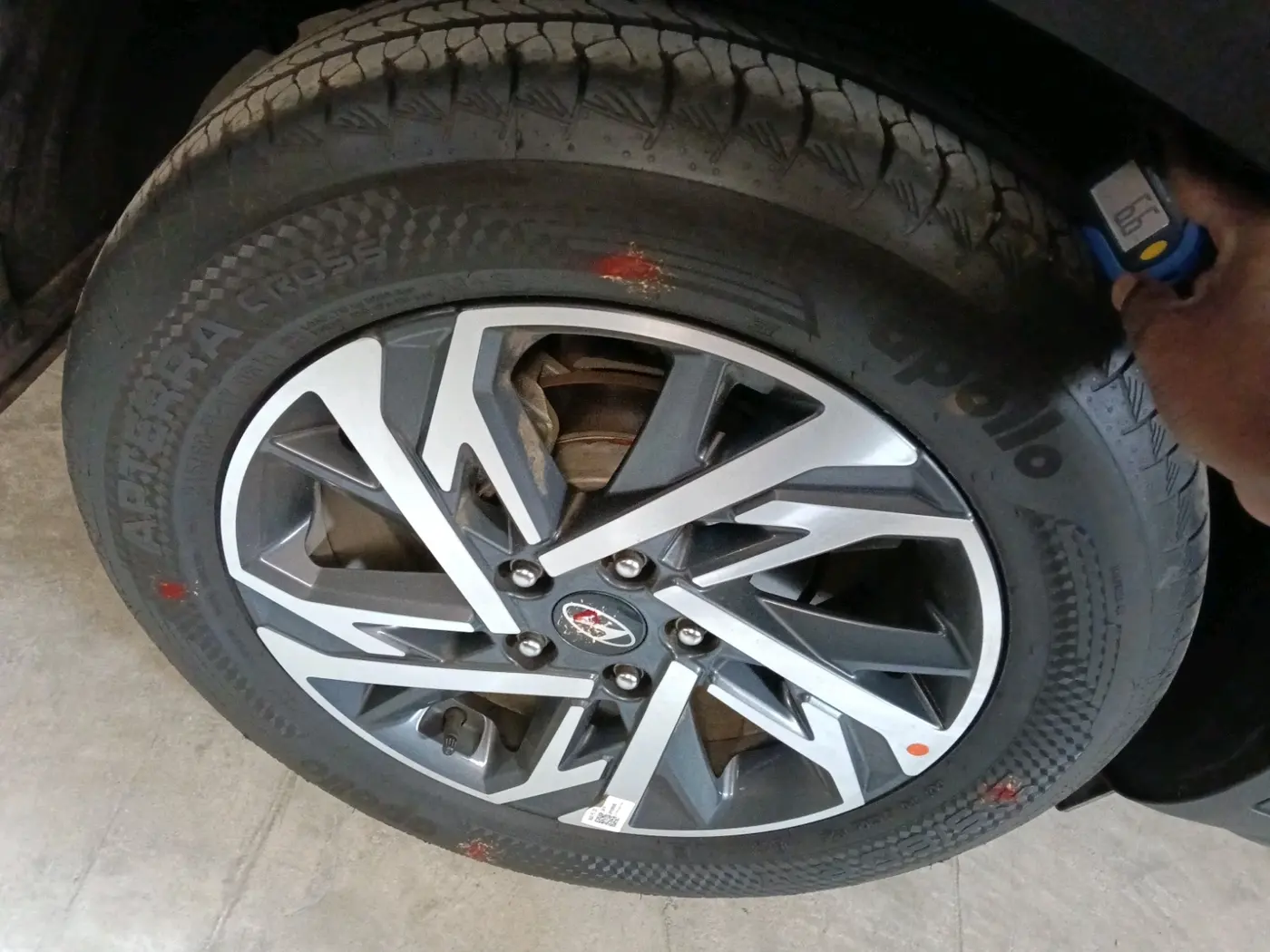 2025 Hyundai Creta EX (O) 1.5 Petrol, Petrol, Manual, 1,952 km, tyre