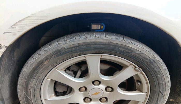 2011 Chevrolet Cruze LTZ AT, Diesel, Automatic, 97,193 km, tyre