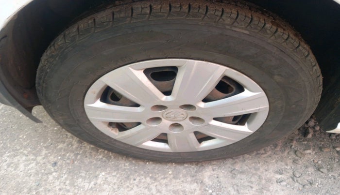 2012 Volkswagen Polo COMFORTLINE 1.2L, Diesel, Manual, 69,500 km, tyre