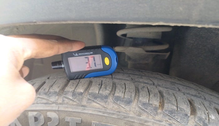 2020 Renault Kwid RXL, Petrol, Manual, 16,553 km, tyre