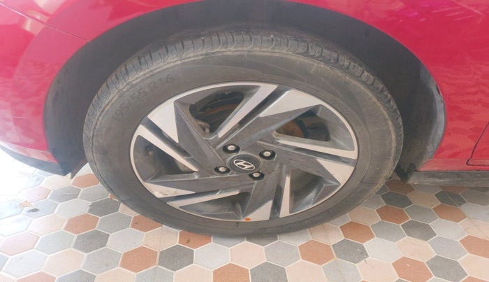 2021 Hyundai NEW I20 ASTA 1.2 MT, Petrol, Manual, 6,949 km, tyre