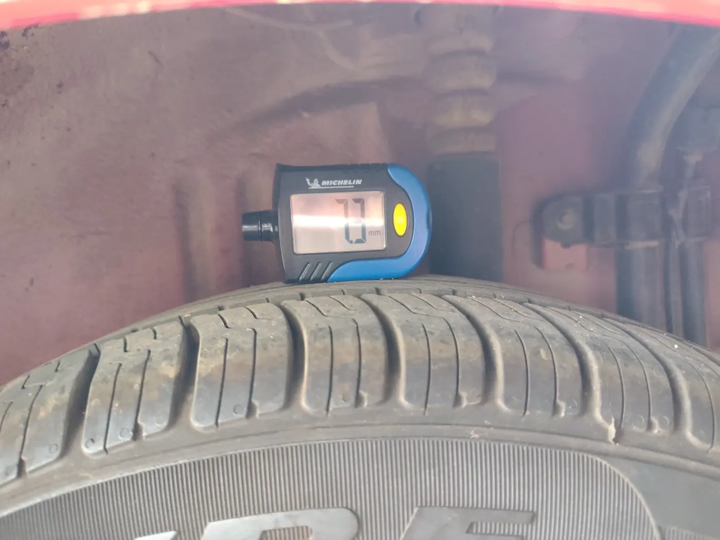 2012 Ford Figo ZXI 1.2 PETROL, Petrol, Manual, 80,180 km, tyre