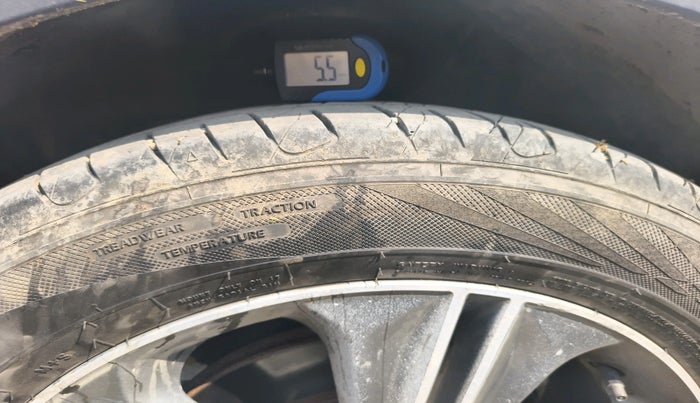 2018 Hyundai Creta SX PLUS 1.6 DIESEL DUAL TONE, Diesel, Manual, 1,29,533 km, tyre