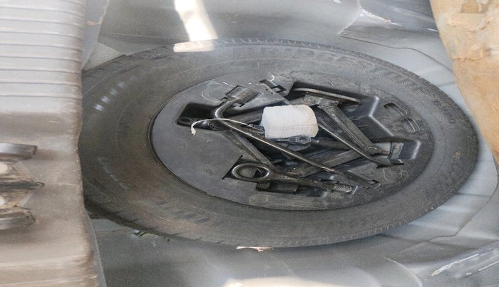 2012 Hyundai i10 SPORTZ 1.2, Petrol, Manual, 1,25,292 km, tyre