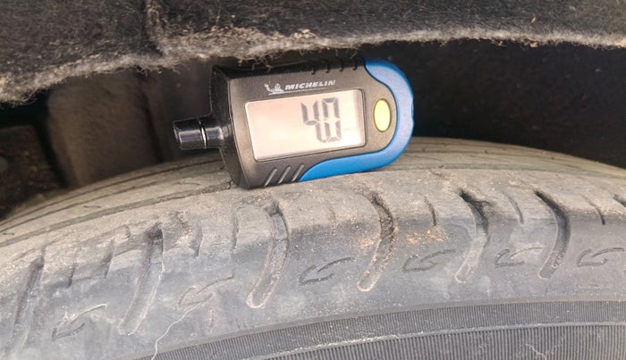 2022 KIA CARENS PRESTIGE PLUS 1.4 PETROL 7 STR, Petrol, Manual, 33,212 km, tyre