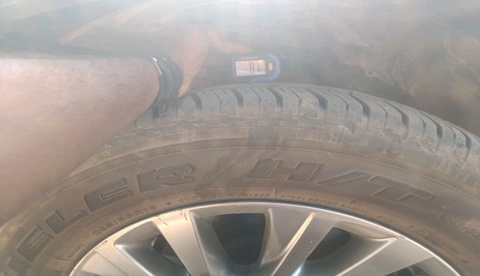 2022 Toyota Fortuner 4X4 MT 2.8 DIESEL, Diesel, Manual, 76,539 km, tyre