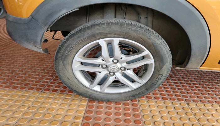 2023 Renault TRIBER RXZ, Petrol, Manual, 30,668 km, tyre