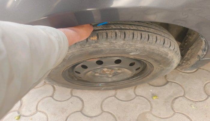 2016 Maruti Swift VXI, Petrol, Manual, 67,651 km, tyre