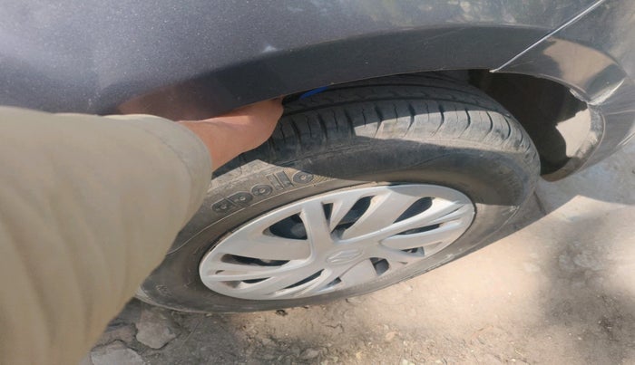 2016 Maruti Swift VXI, Petrol, Manual, 67,651 km, tyre