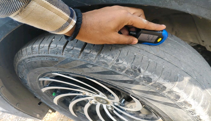 2018 Hyundai Creta E PLUS 1.6 PETROL, CNG, Manual, 73,114 km, tyre