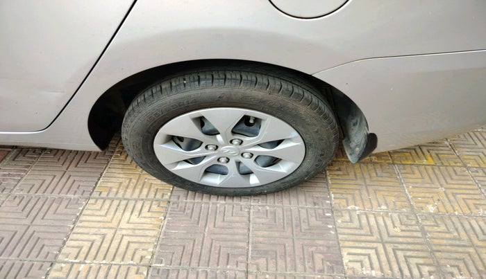 2017 Hyundai Xcent E+, Petrol, Manual, 72,395 km, tyre