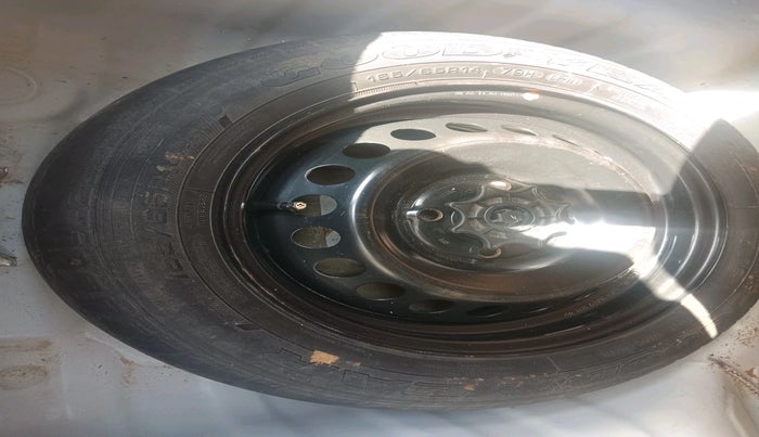 2014 Hyundai Grand i10 SPORTZ 1.1 CRDI, Diesel, Manual, 1,45,400 km, tyre