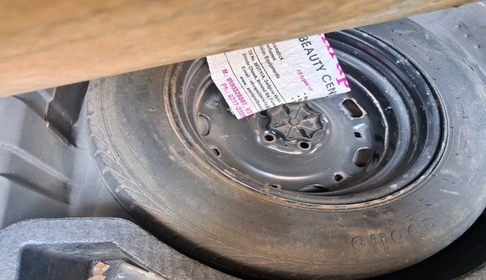 2017 Volkswagen Vento HIGHLINE 1.5 AT, Diesel, Automatic, 1,41,994 km, tyre