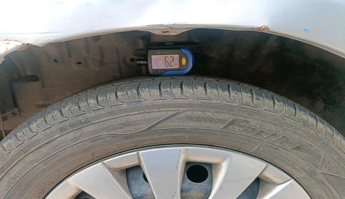 2011 Toyota Etios G, Petrol, Manual, 1,28,679 km, tyre