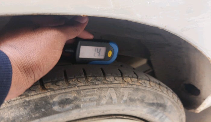 2012 Hyundai Eon D-LITE + LPG, Petrol, Manual, 1,07,194 km, tyre