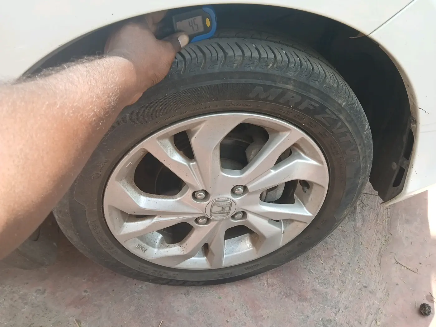 2019 Honda Amaze 1.2L I-VTEC VX CVT, Petrol, Automatic, 30,100 km, tyre