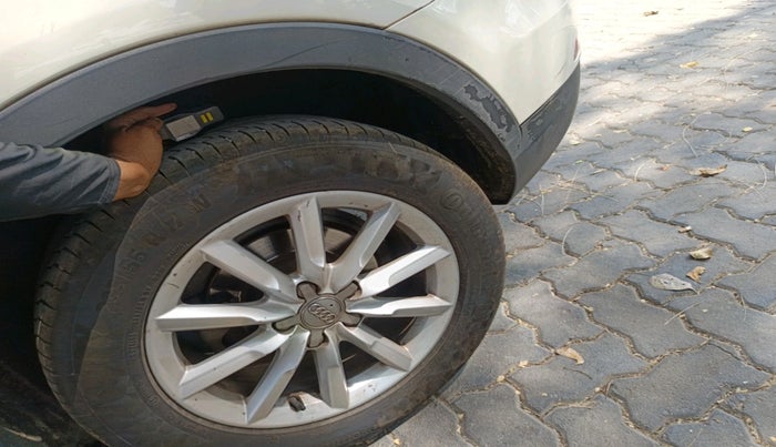 2013 Audi Q3 2.0 TDI QUATTRO, Diesel, Automatic, 1,17,736 km, tyre