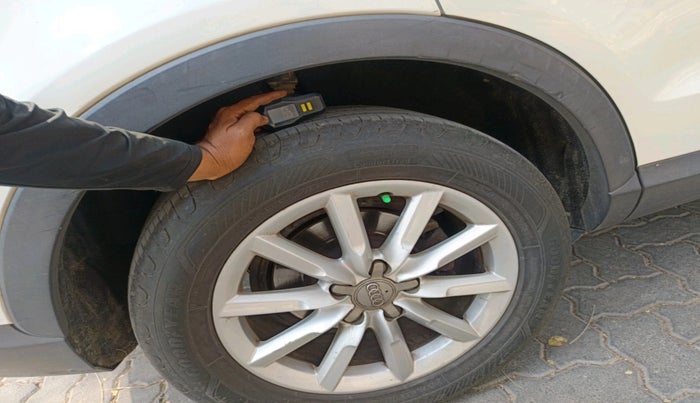 2013 Audi Q3 2.0 TDI QUATTRO, Diesel, Automatic, 1,17,736 km, tyre