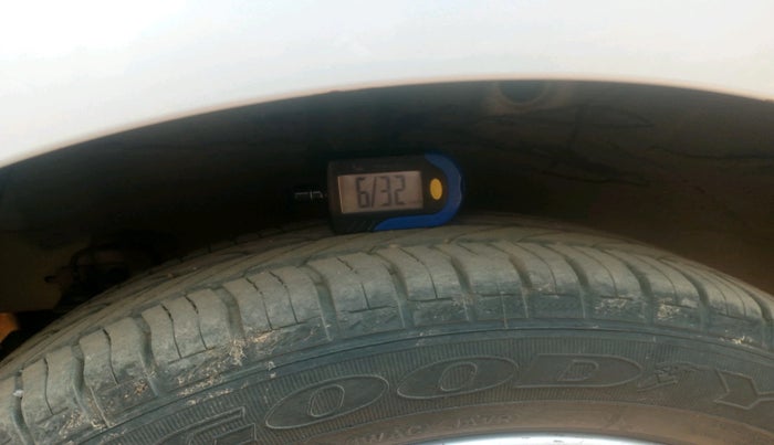 2014 Hyundai Grand i10 ASTA AT 1.2 KAPPA VTVT, Petrol, Automatic, 29,406 km, tyre