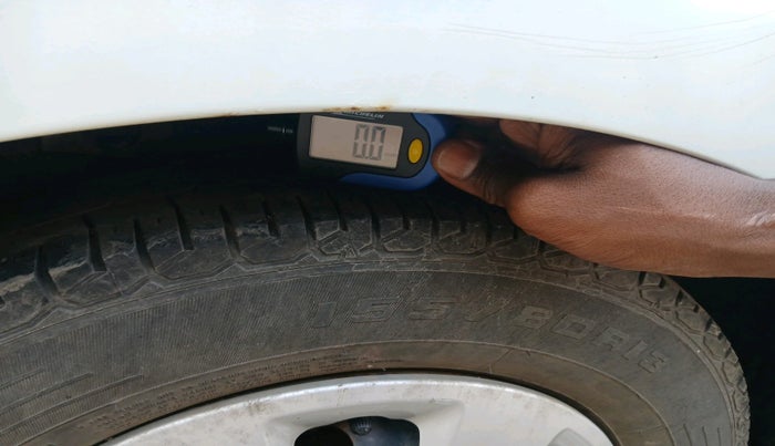 2011 Hyundai i10 SPORTZ 1.2, CNG, Manual, 69,168 km, tyre