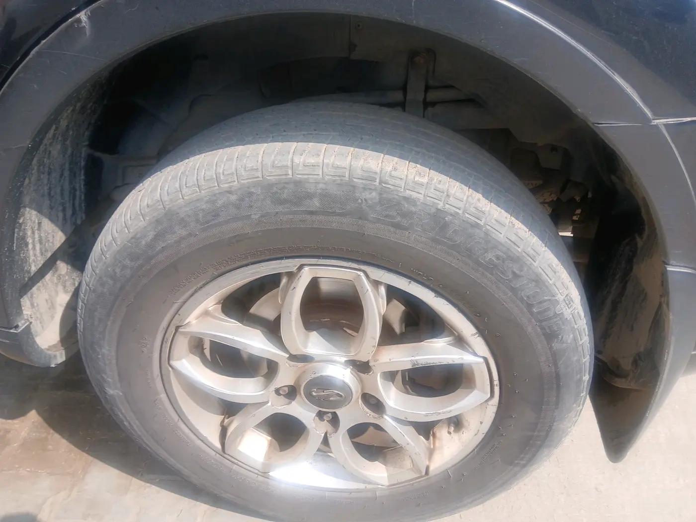2015 Mahindra XUV500 W6, Diesel, Manual, 83,000 km, tyre