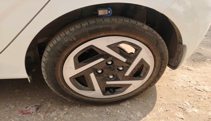 2023 Hyundai GRAND I10 NIOS SPORTZ 1.2 KAPPA VTVT CNG, CNG, Manual, 5,243 km, tyre