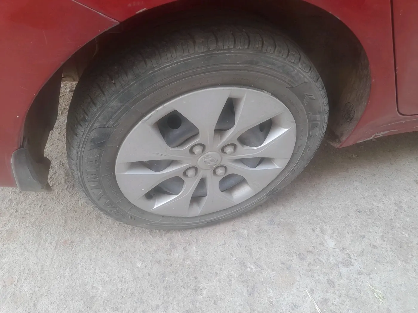 2014 Hyundai Xcent BASE 1.1, Diesel, Manual, 75,000 km, tyre