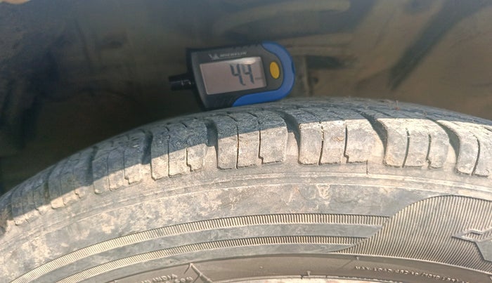 2013 Toyota Etios Liva GD, Diesel, Manual, 1,17,738 km, tyre