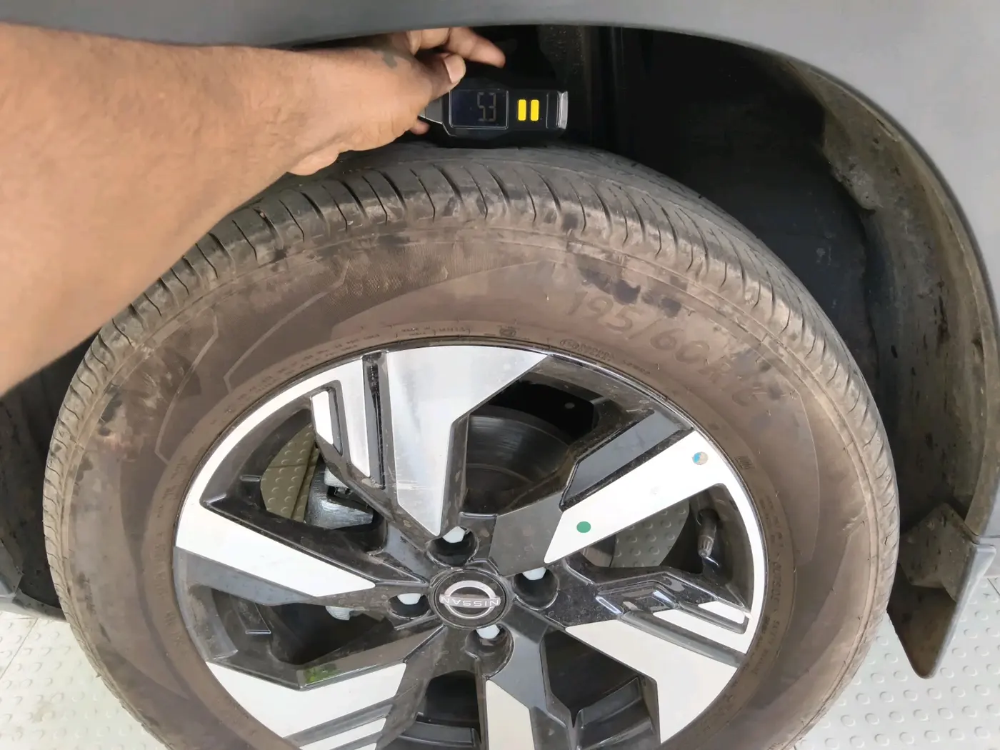 2025 Nissan MAGNITE N-Connecta B4D 1.0 Petrol AMT, Petrol, Automatic, 4,314 km, tyre