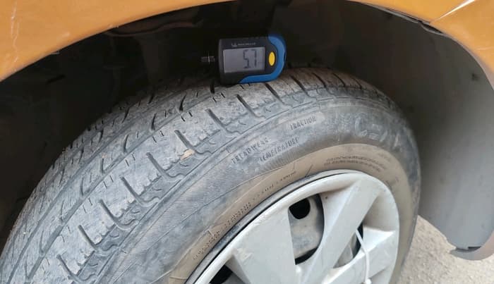 2011 Nissan Micra XV PETROL, Petrol, Manual, 1,01,771 km, tyre