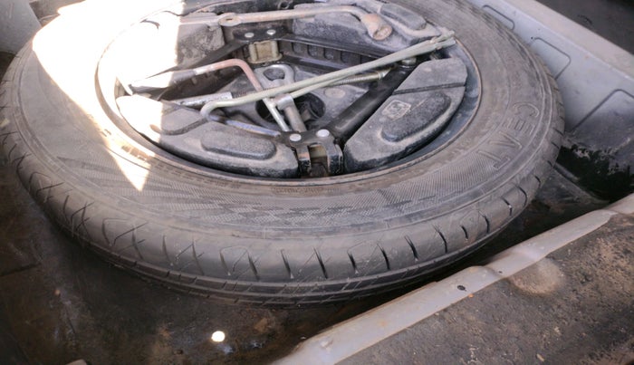 2018 Tata NEXON XM PETROL, Petrol, Manual, 70,690 km, tyre