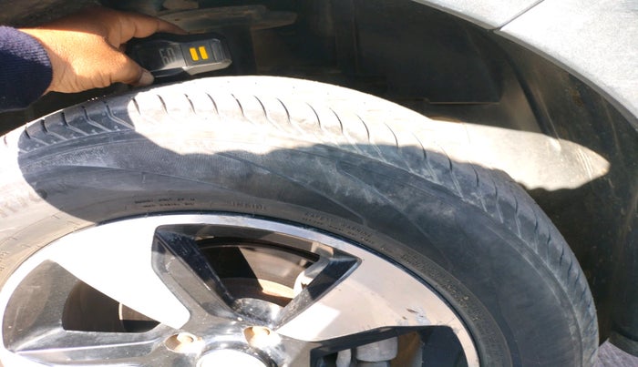 2018 Tata NEXON XM PETROL, Petrol, Manual, 70,690 km, tyre