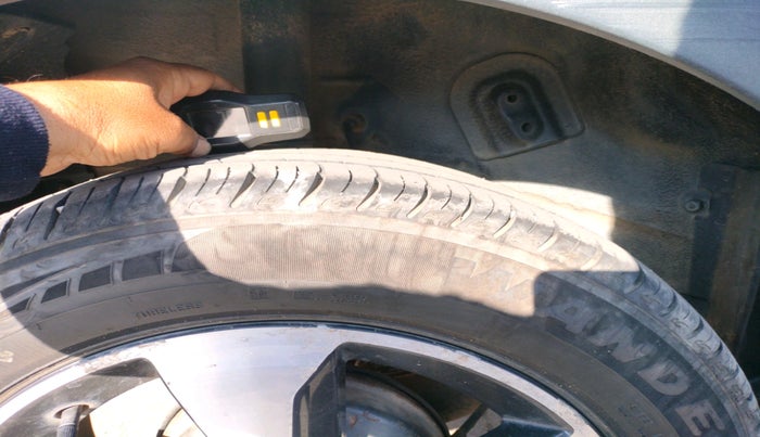 2018 Tata NEXON XM PETROL, Petrol, Manual, 70,690 km, tyre