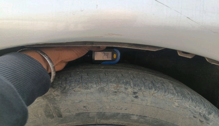 2011 Toyota Corolla Altis G PETROL, Petrol, Manual, 1,34,520 km, tyre