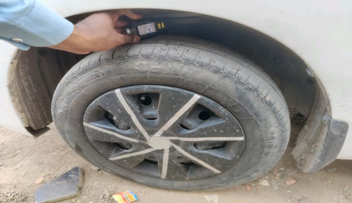 2014 Maruti Wagon R 1.0 LXI, CNG, Manual, 1,53,193 km, tyre