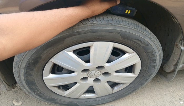 2017 Volkswagen Ameo COMFORTLINE 1.2L, Petrol, Manual, 1,13,768 km, tyre